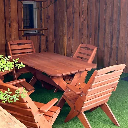 Jacuzzi, Hot Tub, And Sauna Retreat Near Heviz Rezi